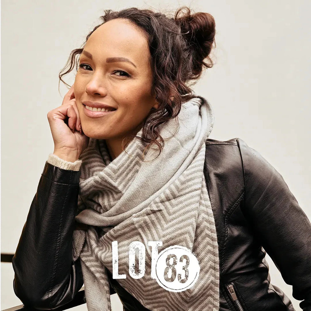 LOT 83 | Dreieckstuch Saar Accessoires Maison Unik Accessoires Grau 